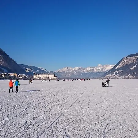 Schwaiger アパート